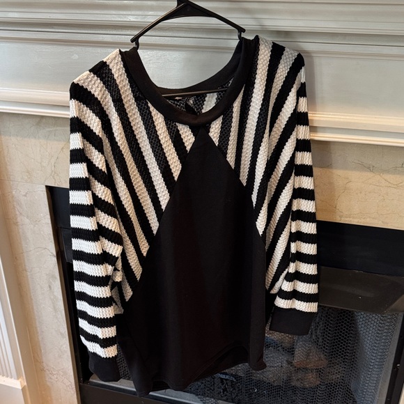 Tops - Black and White Striped knit top.  Size XL.  Worn several times.  Listing #21101